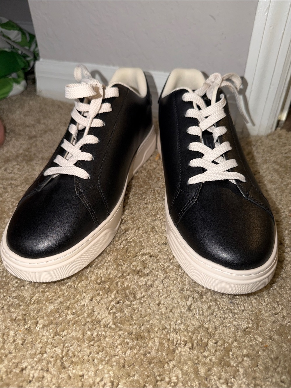 Disney X Coach High Line Sneaker
With Mickey Mouse size 9d - Picture 8 of 10
